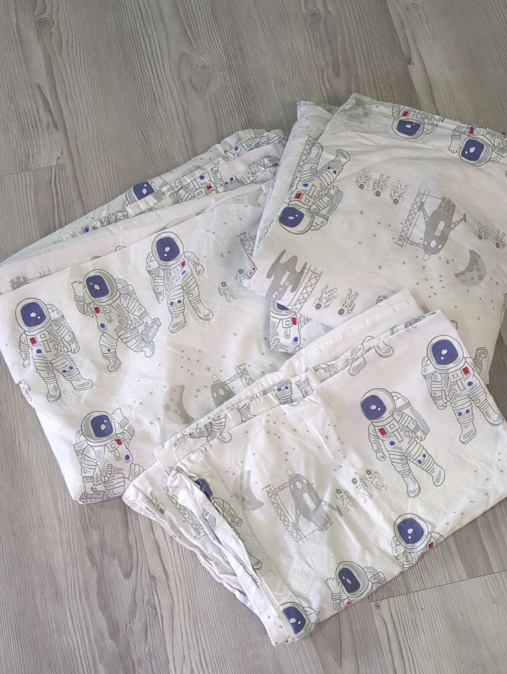 Pottery Barn Kids White & Gray Astronaut Print Cotton 2 Flat Sheet 1 Pillowcase
